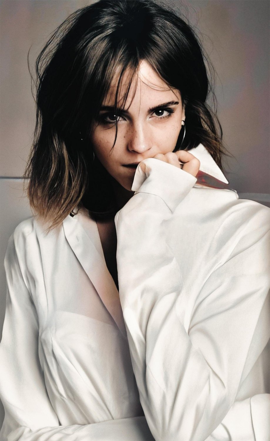KOiwGYE1 Emma Watson giving you this look, knowing you want to worship her badly. Ready for CEI 01.jpg